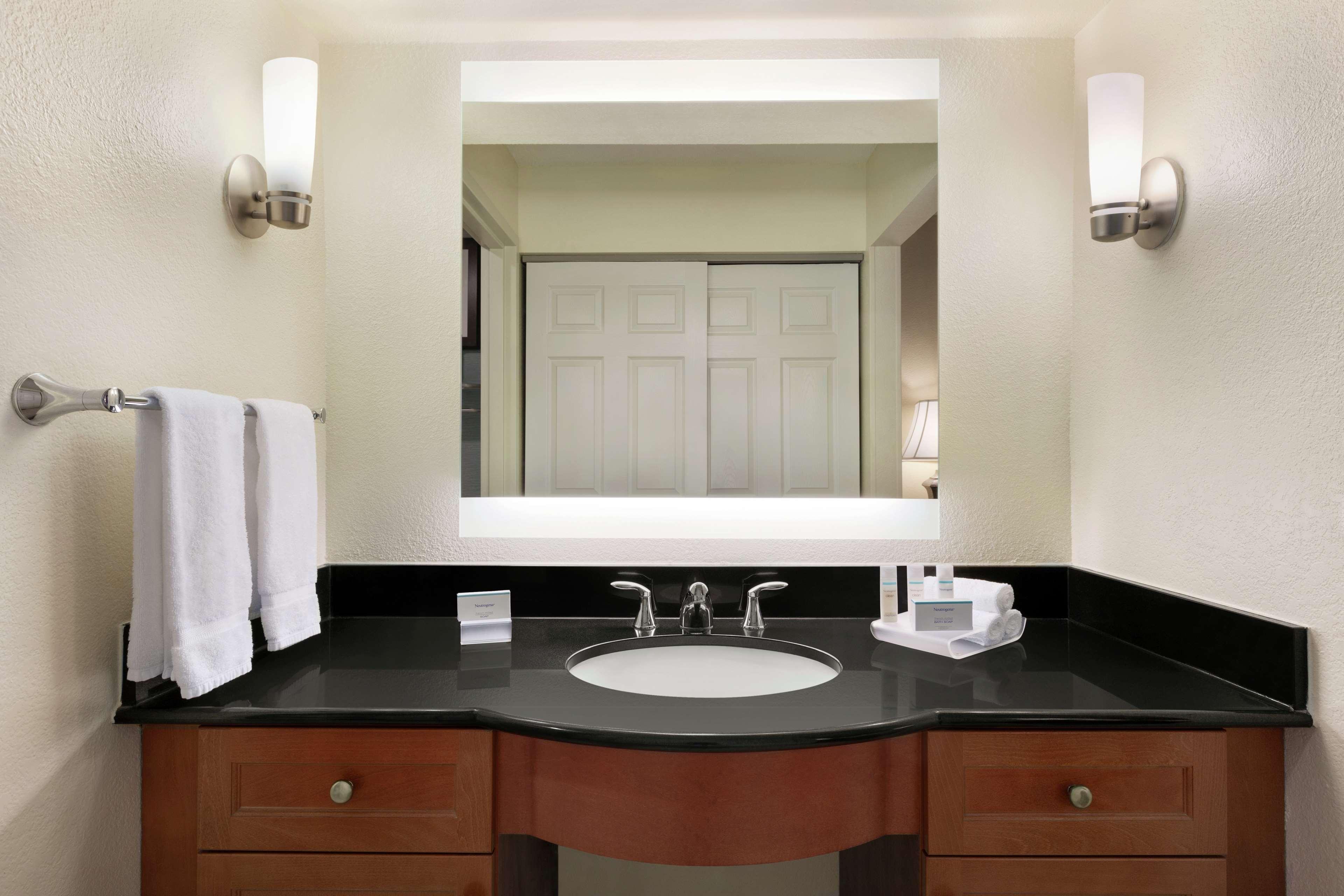 Homewood Suites By Hilton Dallas-Park Central Area Zewnętrze zdjęcie